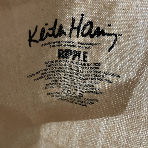 Urban Outfitters Keith Haring Holding Heart Tote Bag, Tan/Black/Red, NWT - Picture 11 of 13